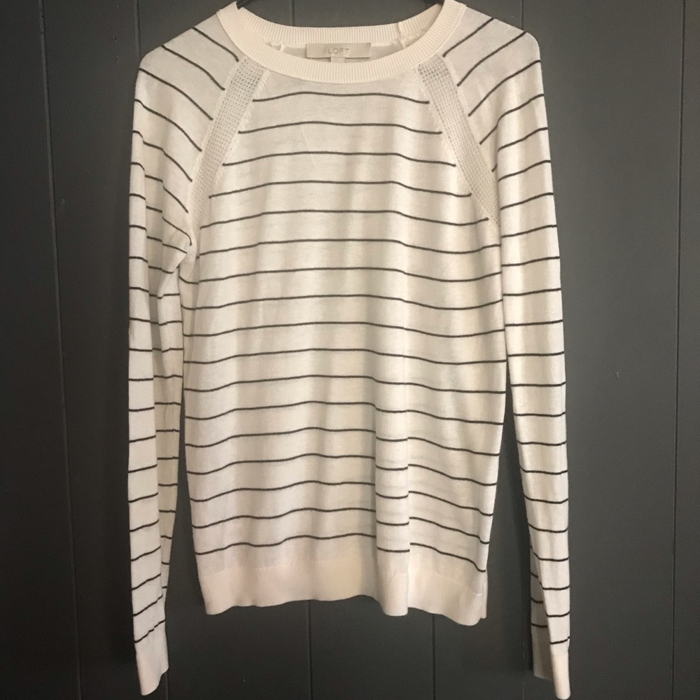 Anne Taylor LOFT long sleeve shirt